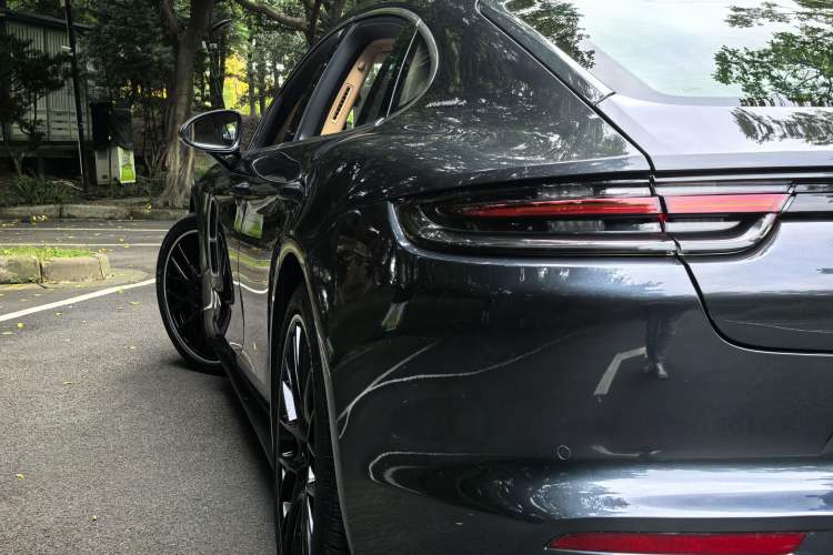 Used Porsche Panamera 2017 Panamera Executive Long Wheelbase 3.0T Exterior 7