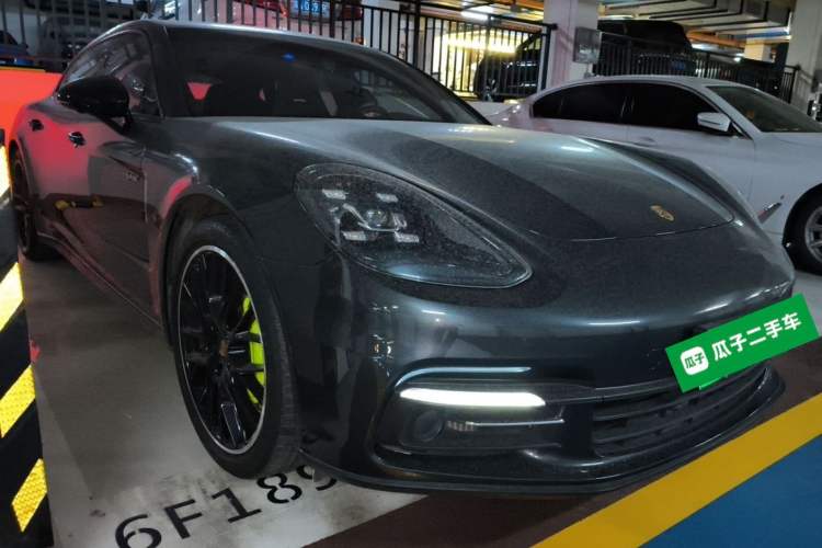 Used Porsche Panamera 2017 Panamera 4 E-Hybrid Executive Long Wheelbase 2.9T Front Right 45 Deg