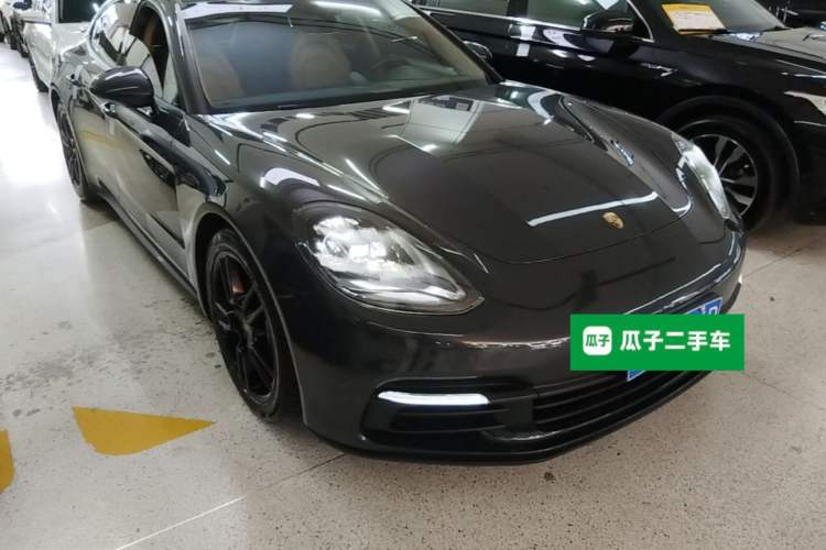 Used Porsche Panamera 2017 Panamera 3.0T Front Right 45 Deg