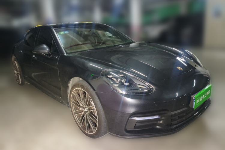 Used Porsche Panamera 2017 Panamera 3.0T Front Right 45 Deg
