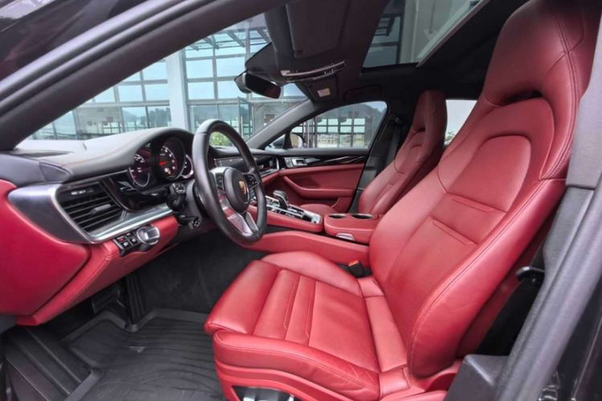 Used Porsche Panamera 2017 Panamera 4 Executive Long Wheelbase 3.0T Interior 1