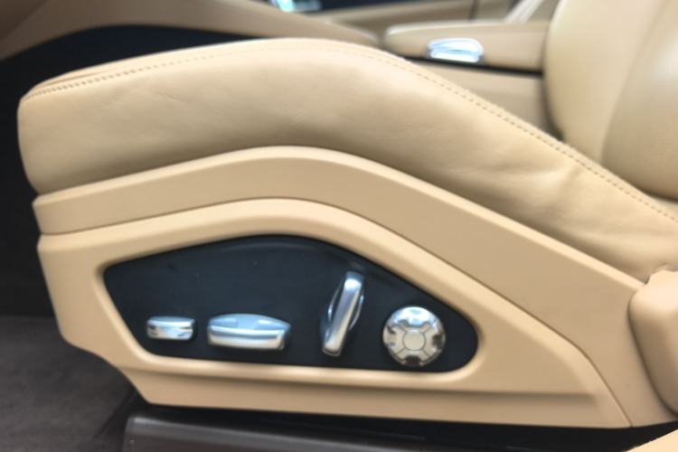 Used Porsche Panamera 2017 Panamera Executive Long Wheelbase 3.0T Interior 11
