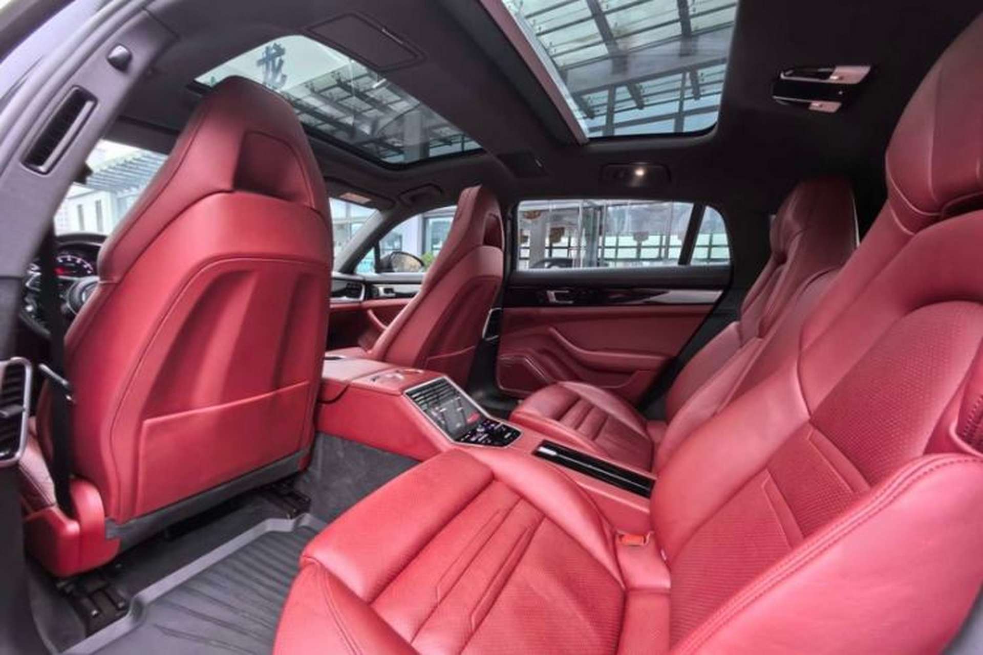 Used Porsche Panamera 2017 Panamera 4 Executive Long Wheelbase 3.0T Interior 2