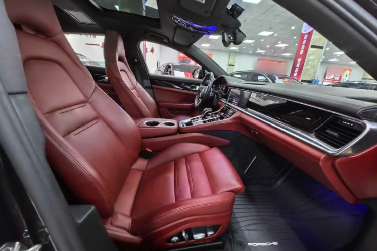 Used Porsche Panamera 2017 Panamera 4 Executive Long Wheelbase 3.0T Interior 3