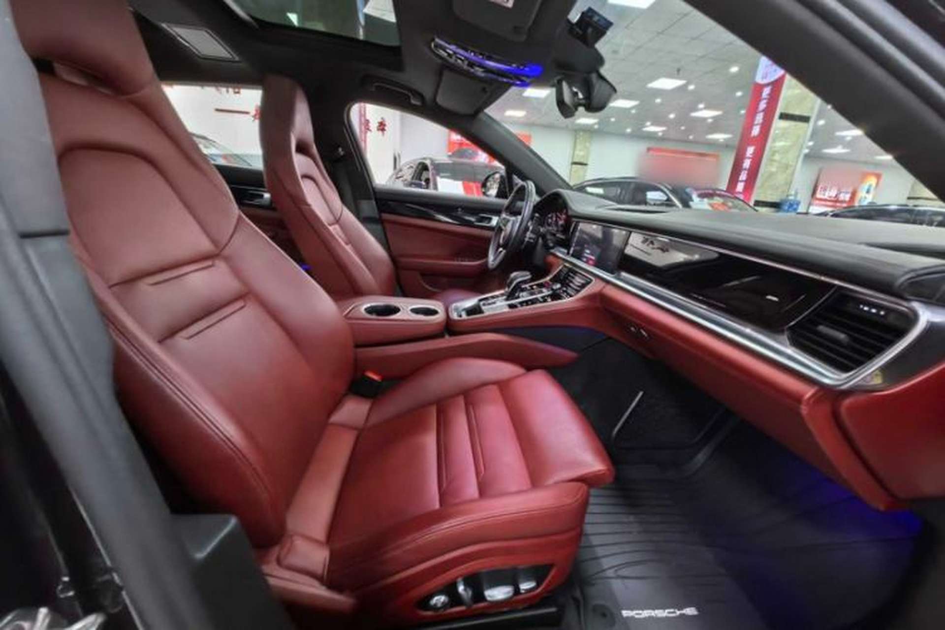 Used Porsche Panamera 2017 Panamera 4 Executive Long Wheelbase 3.0T Interior 3