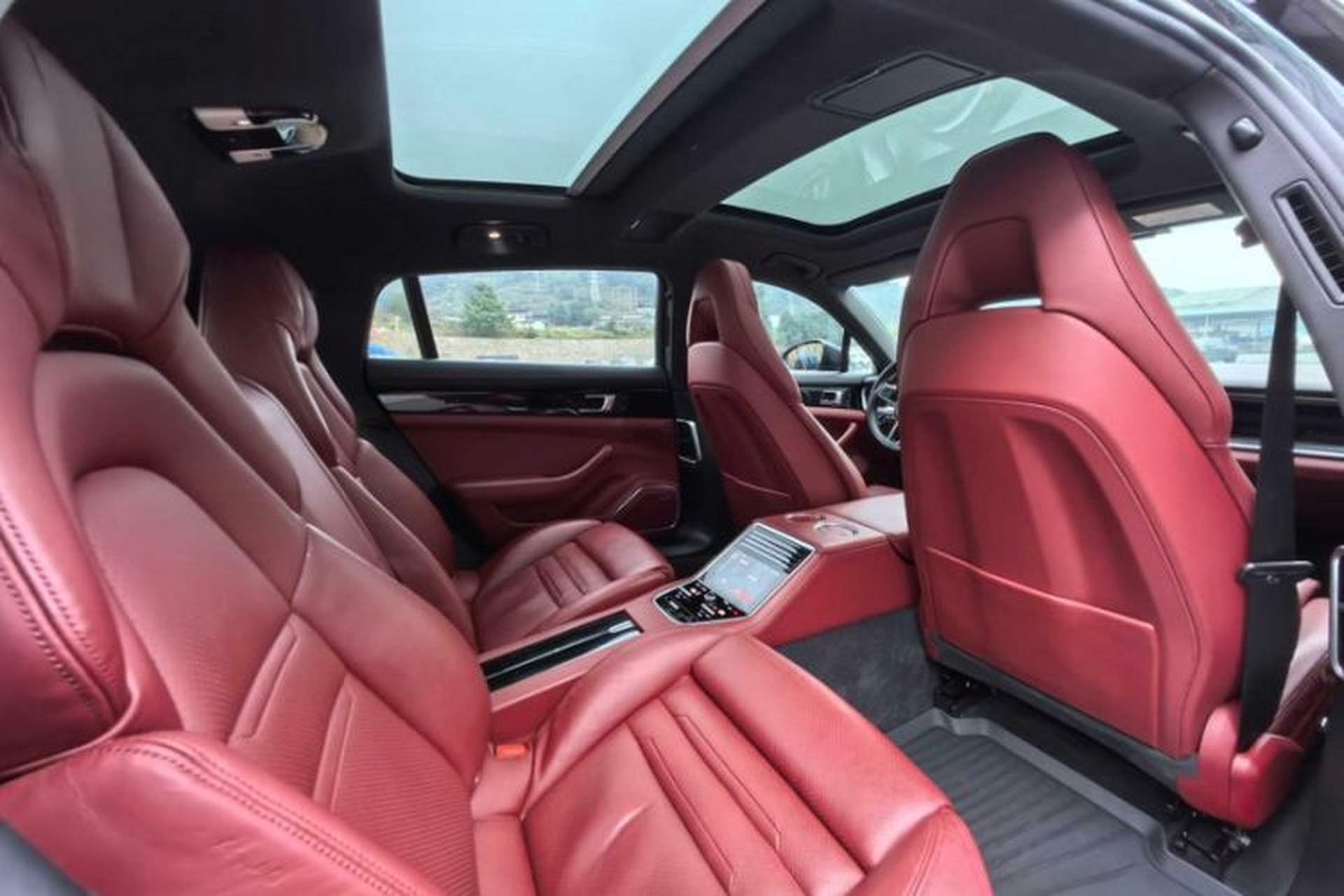 Used Porsche Panamera 2017 Panamera 4 Executive Long Wheelbase 3.0T Interior 4