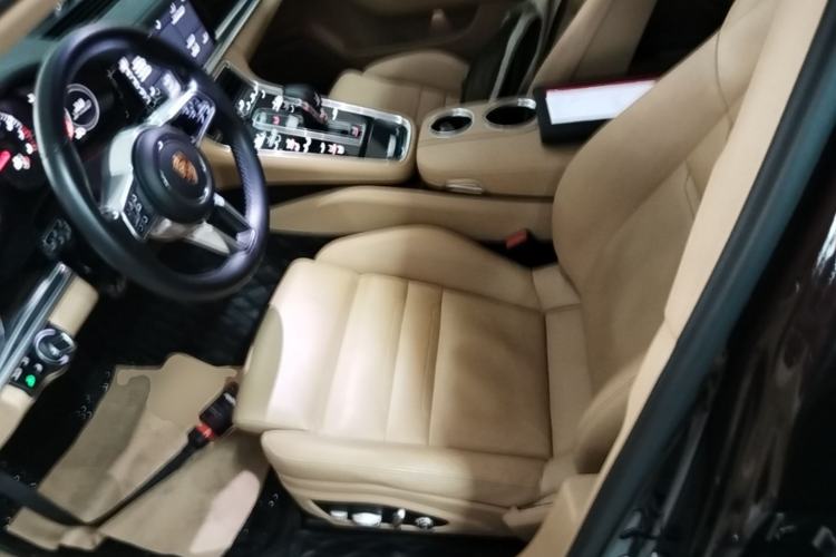 Used Porsche Panamera 2017 Panamera 3.0T Left Front Seat