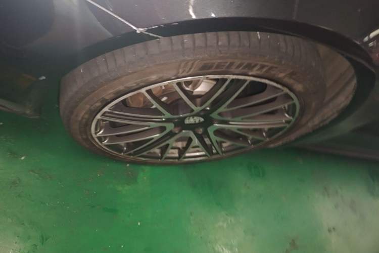 Used Porsche Panamera 2017 Panamera 3.0T Left Front Wheel Hub