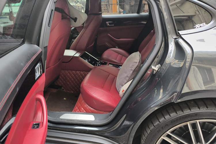 Used Porsche Panamera 2017 Panamera 3.0T Left Rear Seat