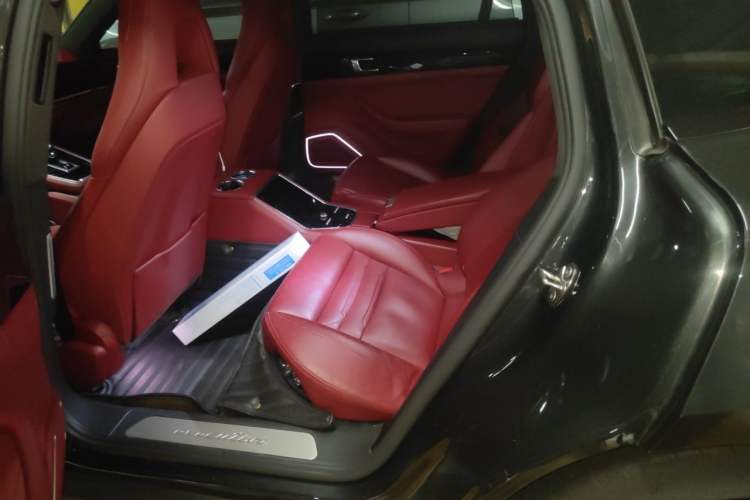 Used Porsche Panamera 2017 Panamera 4 Executive Long Wheelbase 3.0T Left Rear Seat