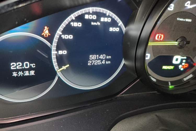 Used Porsche Panamera 2017 Panamera 4 E-Hybrid Executive Long Wheelbase 2.9T Odometer Close Up