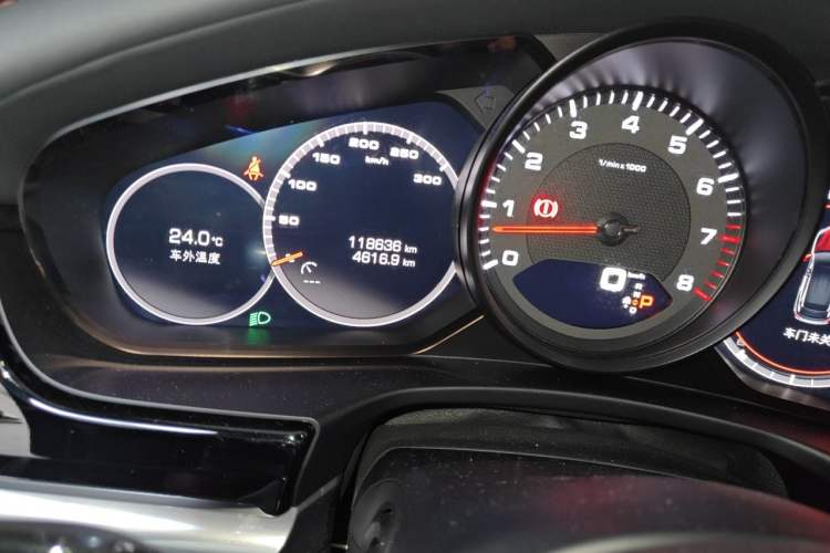 Used Porsche Panamera 2017 Panamera 4 Sport Turismo 3.0T Odometer Close Up