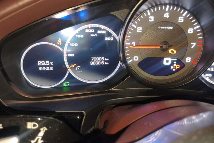 Used Porsche Panamera 2017 Panamera 3.0T Odometer Close Up