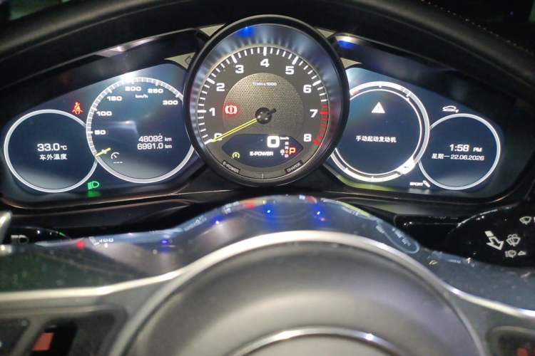 Used Porsche Panamera 2017 Panamera 4 E-Hybrid Executive Long Wheelbase 2.9T Odometer Close Up