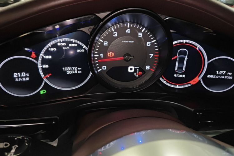 Used Porsche Panamera 2017 Panamera 3.0T Odometer Close Up