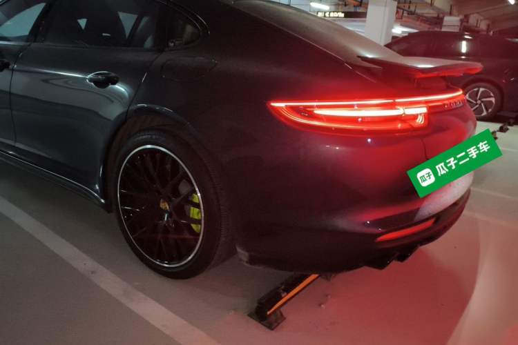 Used Porsche Panamera 2017 Panamera 4 E-Hybrid Executive Long Wheelbase 2.9T Rear Left 45 Deg