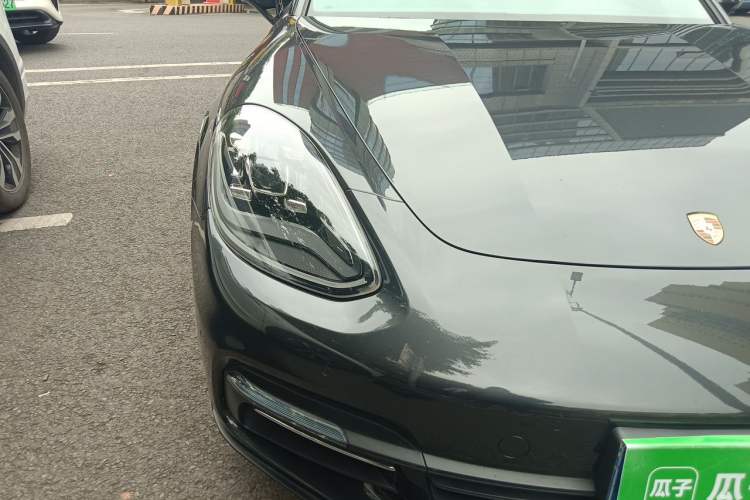 Used Porsche Panamera 2017 Panamera 4 Executive Long Wheelbase 3.0T Right Front Headlight