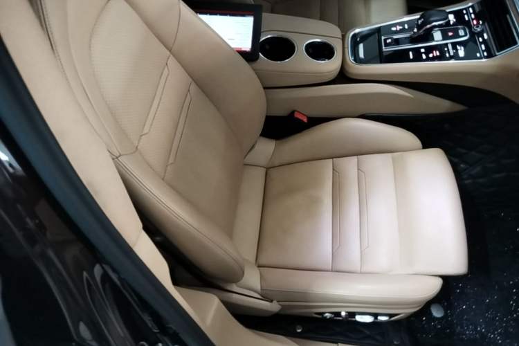 Used Porsche Panamera 2017 Panamera 3.0T Right Front Seat