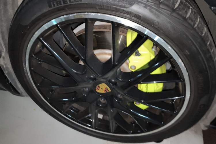 Used Porsche Panamera 2017 Panamera 4 E-Hybrid Executive Long Wheelbase 2.9T Right Front Wheel Hub