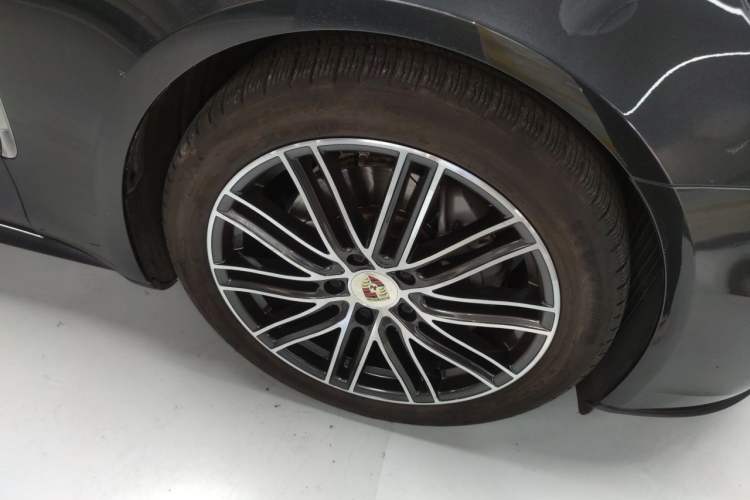 Used Porsche Panamera 2017 Panamera 4S Executive Long Wheelbase 2.9T Right Front Wheel Hub