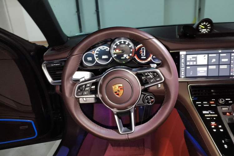 Used Porsche Panamera 2017 Panamera 4 E-Hybrid Executive Long Wheelbase 2.9T Steering Wheel