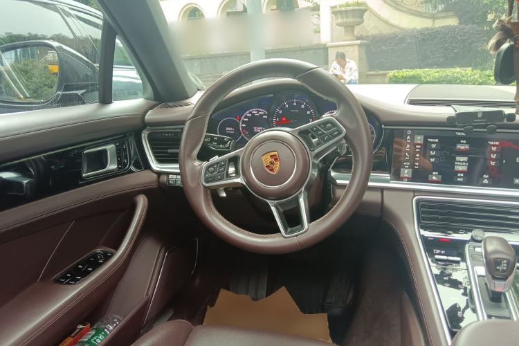 Used Porsche Panamera 2017 Panamera 4 Executive Long Wheelbase 3.0T Steering Wheel