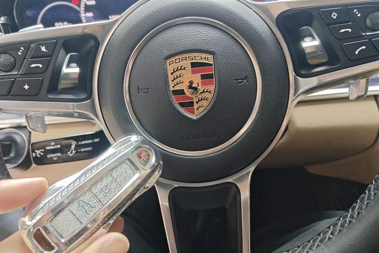 Used Porsche Panamera 2017 Panamera 4 Executive Long Wheelbase 3.0T Vehicle Key