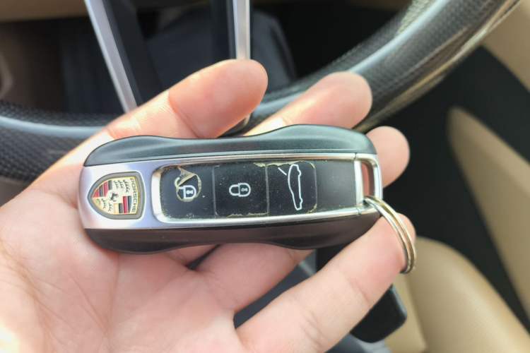Used Porsche Panamera 2017 Panamera Executive Long Wheelbase 3.0T Vehicle Key