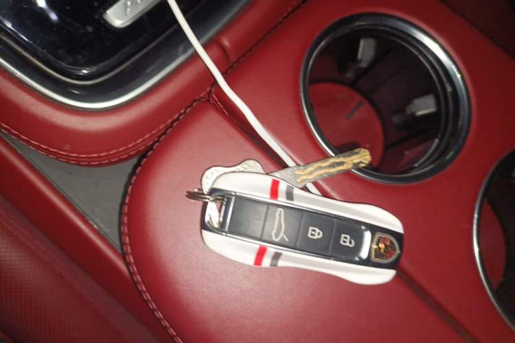 Used Porsche Panamera 2017 Panamera 4 E-Hybrid Executive Long Wheelbase 2.9T Vehicle Key