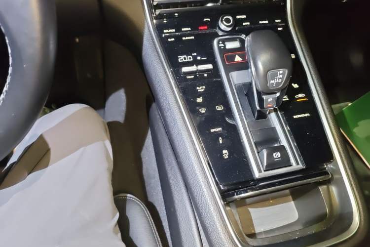 Used Porsche Panamera 2017 Panamera 4 Sport Turismo 3.0T Gear Lever