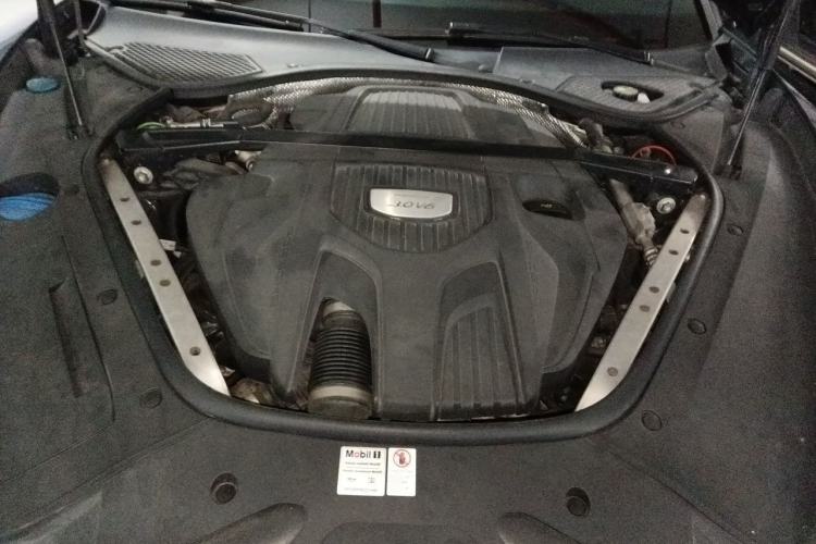Used Porsche Panamera 2017 Panamera 3.0T Engine Bay