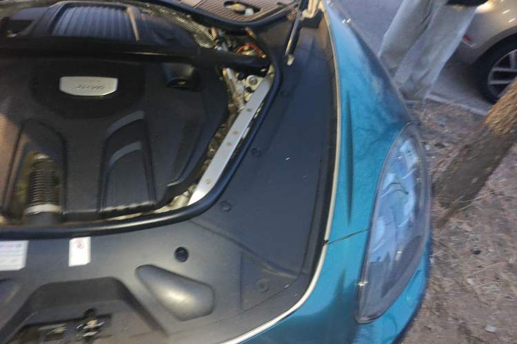 Used Porsche Panamera 2017 Panamera 3.0T Engine Bay Left