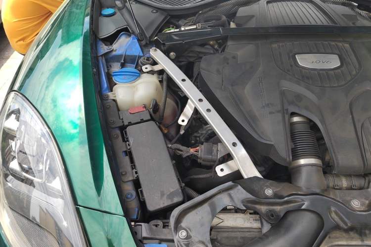 Used Porsche Panamera 2017 Panamera 3.0T Engine Bay Right