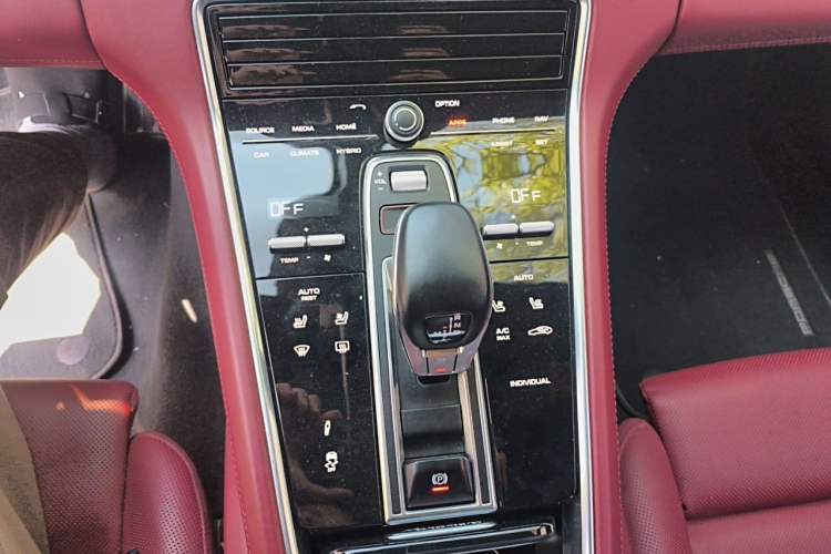 Used Porsche Panamera 2017 Panamera 4 E-Hybrid Executive Long Wheelbase 2.9T Gear Lever
