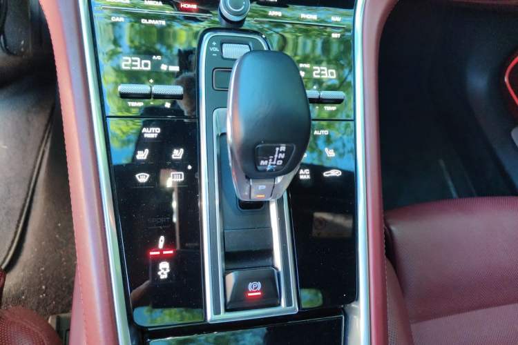 Used Porsche Panamera 2017 Panamera Executive Long Wheelbase 3.0T Gear Lever