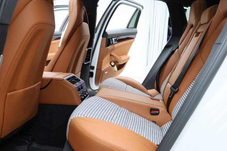 Used Porsche Panamera 2017 Panamera 4 Sport Turismo 3.0T Interior 9