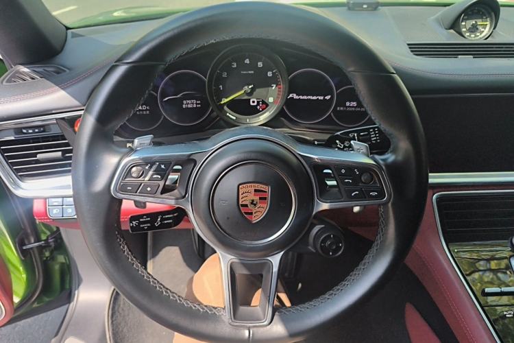 Used Porsche Panamera 2017 Panamera 4 E-Hybrid Executive Long Wheelbase 2.9T Steering Wheel