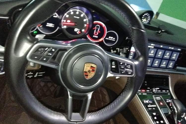 Used Porsche Panamera 2017 Panamera 3.0T Steering Wheel