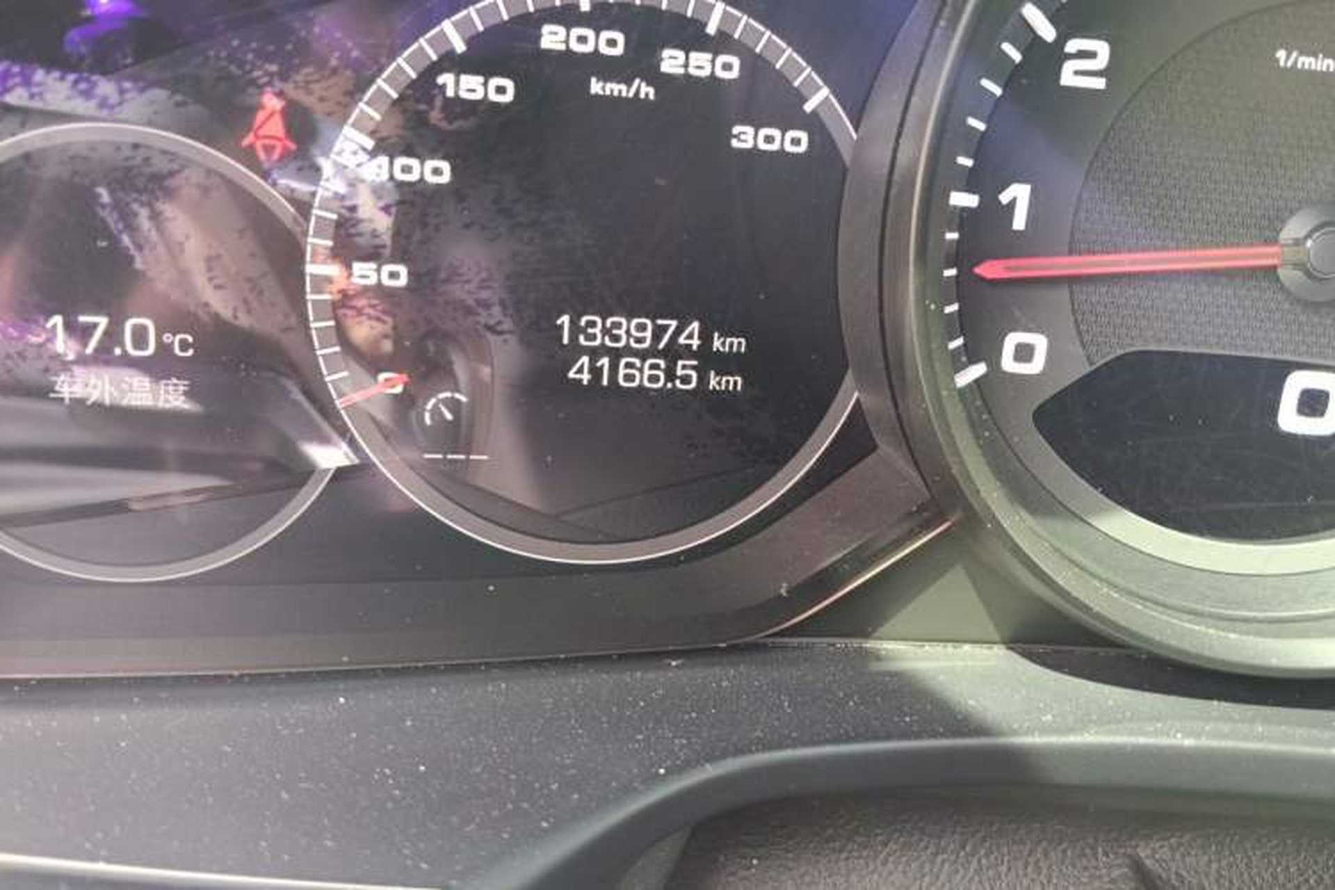 Used Porsche Panamera 2017 Panamera 3.0T Odometer Close Up