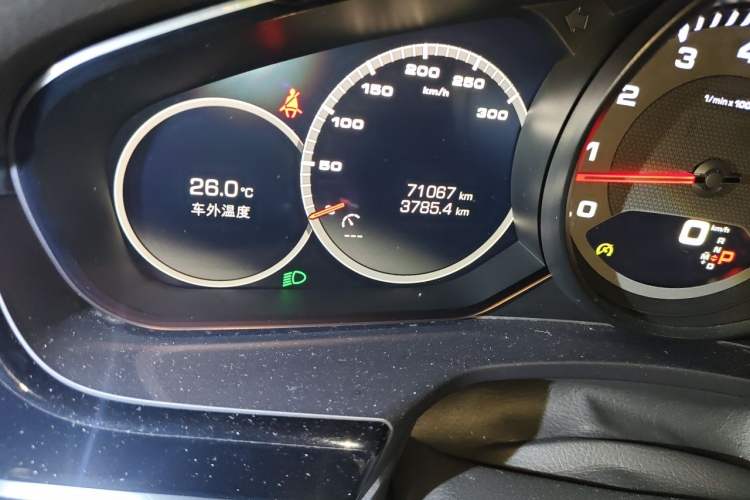 Used Porsche Panamera 2017 Panamera 4 Sport Turismo 3.0T Odometer Close Up