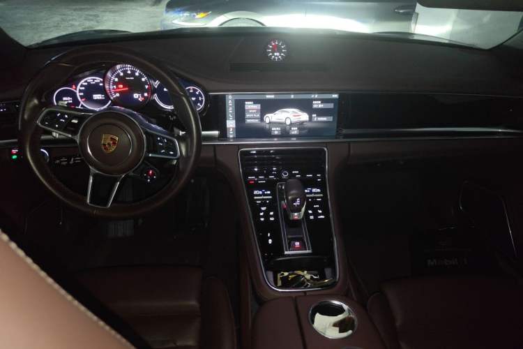 Used Porsche Panamera 2017 Panamera Executive Long Wheelbase 3.0T Center Console