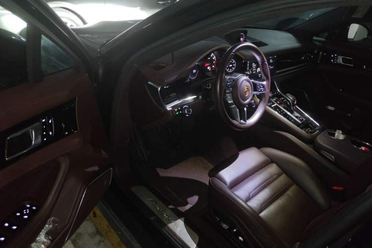 Used Porsche Panamera 2017 Panamera Executive Long Wheelbase 3.0T Driver Seat