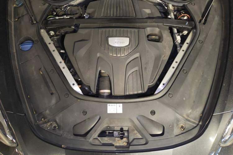 Used Porsche Panamera 2017 Panamera 3.0T Engine Bay