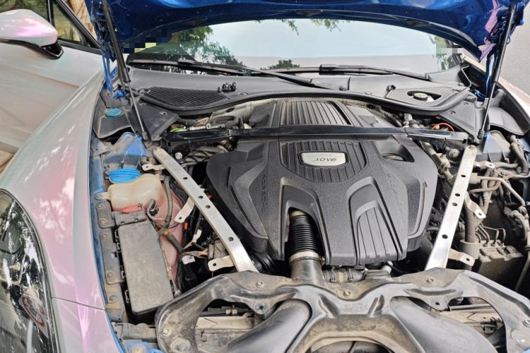 Used Porsche Panamera 2017 Panamera 3.0T Engine Bay Right