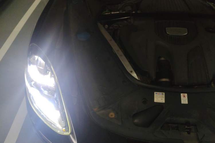 Used Porsche Panamera 2017 Panamera 3.0T Engine Bay Right