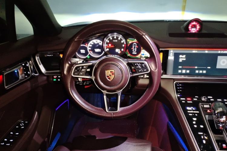 Used Porsche Panamera 2017 Panamera 4 Executive Long Wheelbase 3.0T Steering Wheel
