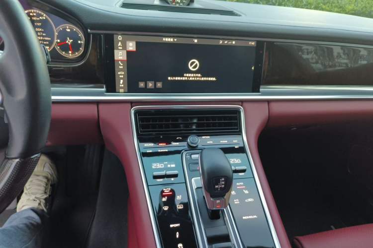 Used Porsche Panamera 2017 Panamera 4 Executive Long Wheelbase 3.0T Audio And AC Panel