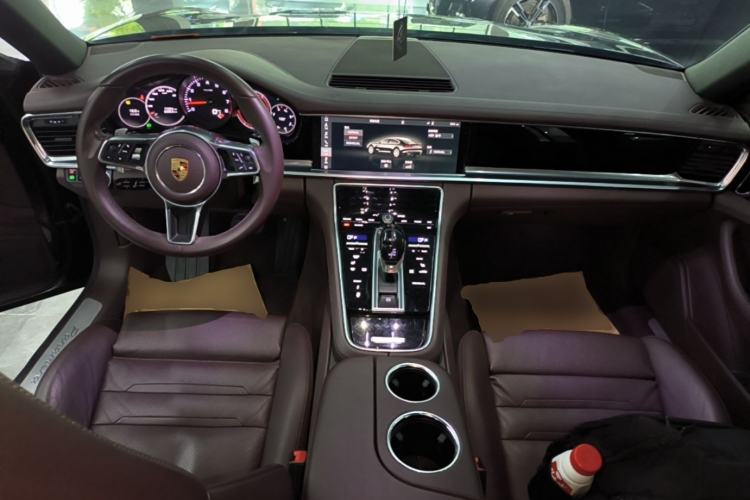 Used Porsche Panamera 2017 Panamera 3.0T Center Console