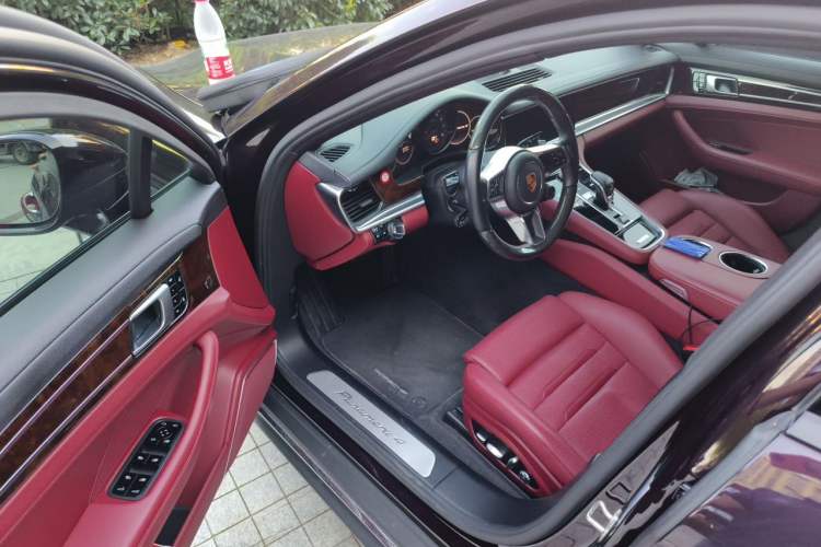 Used Porsche Panamera 2017 Panamera 4 Executive Long Wheelbase 3.0T Driver Seat