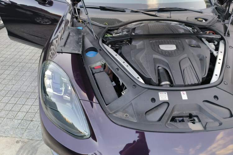 Used Porsche Panamera 2017 Panamera 4 Executive Long Wheelbase 3.0T Engine Bay Right